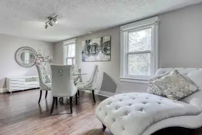 Prime Location Beautiful House 1Bd, 1Washroom, Ensuite Laund