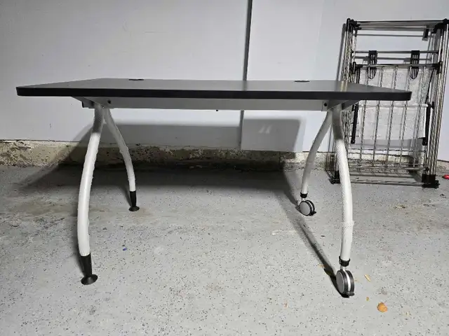 desk for sale - used in Desks in Oakville / Halton Region - Image 3