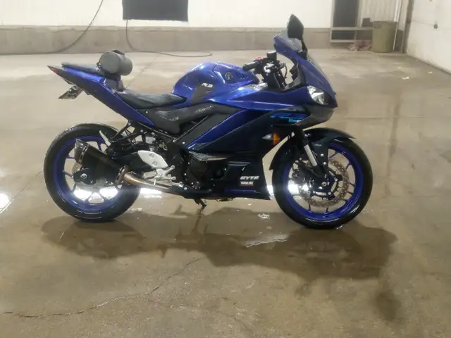2023 Yamaha R3 in Sport Bikes in Calgary - Image 10