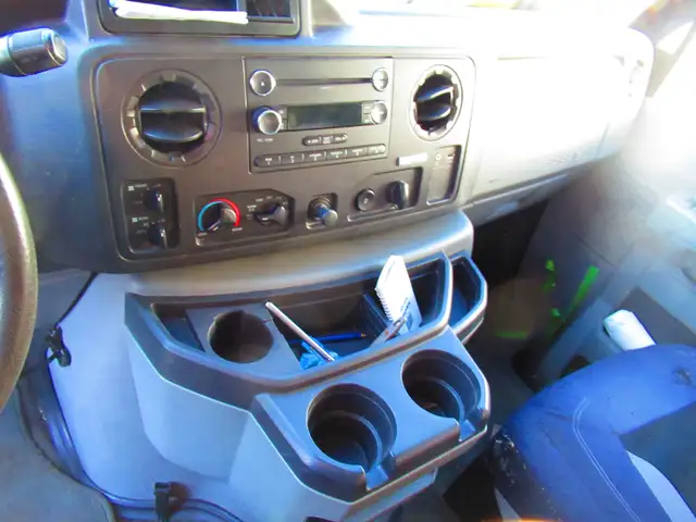 2011 Ford E3500 van604128078820823049
