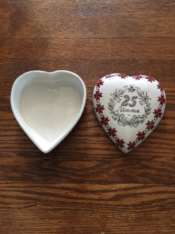UKRAINIAN Heart Shape JEWELRY BOX Vintage Europe in Arts & Collectibles in Kitchener / Waterloo - Image 2