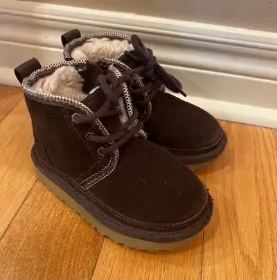 Ugg Neumel boots toddler size 8, View more