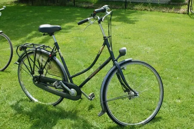DUTCH UNION VIA WOMENS BICYCLE.  NICEST BIKE YOU'LL EVER RIDE! in Cruiser, Commuter & Hybrid in Moncton - Image 4
