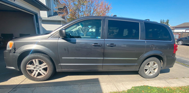 2017 caravan very clean in Cars & Trucks in Edmonton - Image 3