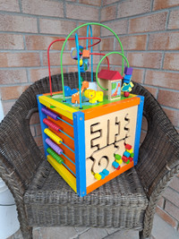 BABY/TODDLER ACTIVITY CUBE