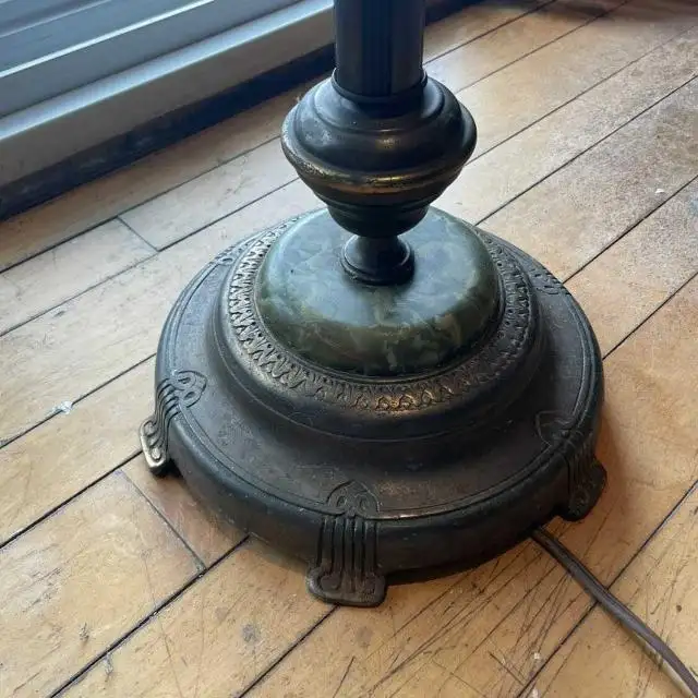 Vintage Floor Lamp with Green Marble Base in Indoor Lighting & Fans in City of Montréal - Image 4