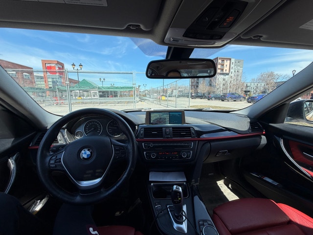 BMW série 320i xdrive 2015
