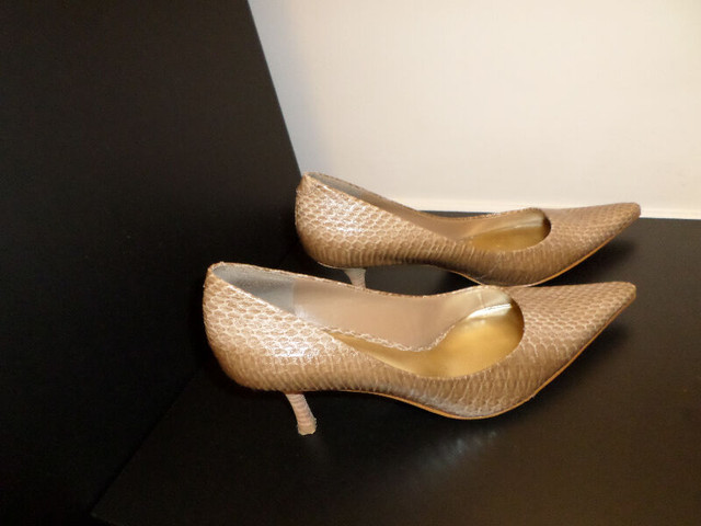 NINE WEST Women's Shoes: Size: 5.5, Brown, Beautiful pattern. in Women's - Shoes in Calgary - Image 3