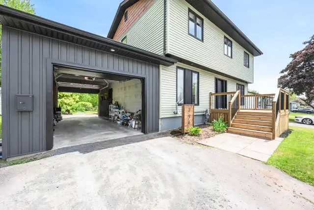 REDUCED!-OPEN HOUSE SAT & SUN SEPT. 19/20,  10am-4pm. RIVERVIEW