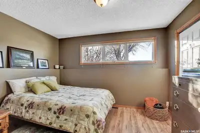 Location: Walsh Acres neighborhood, Regina Property: Two fully furnished rooms available in a 1st le...
