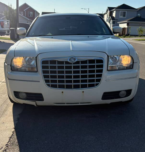 2007 CHRYSLER 300, DRIVES WELL,  NO ISSUES AT ALL in Cars & Trucks in Edmonton