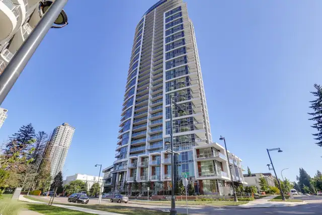 2 Bedrooms plus den, 2-Bathroom Condo, Near Skytrain Station