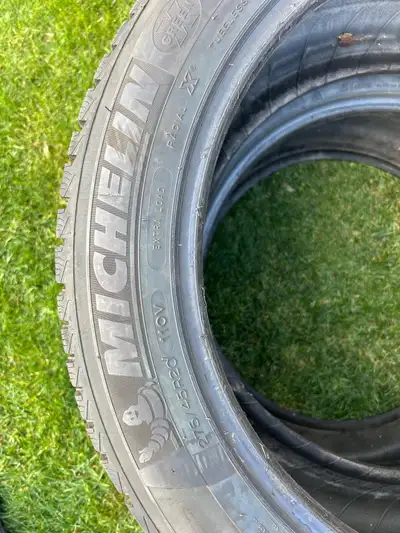 275/45/20 Michelin Latitude LA2 Alpin winter tires In excellent condition Pulled them out of storage...