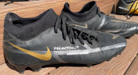 Mens size 12 Nike soccer cleats