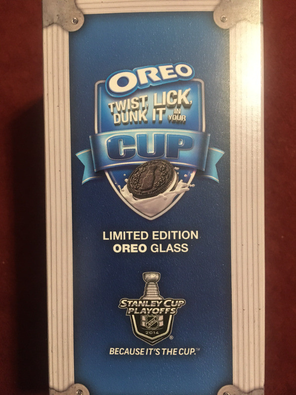 Two Limited Edition Oreo / NHL Stanley Cup drinking glasses dans Art et objets de collection  à Ville de Montréal - Image 3