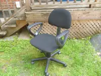 Black Simple Swivel chair