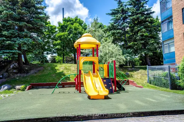 1208-80 Alton Towers Circle 2Bed2Wr ***SOLD*** in Condos for Sale in City of Toronto - Image 4