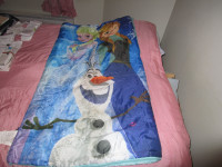 sac de couchage REINE des neiges avec OLAF  servi 1 fois AUBAINE