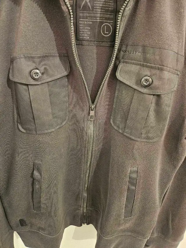Marc Ecko Cut & Sew men's  jacket in large in Men's in City of Montréal - Image 4