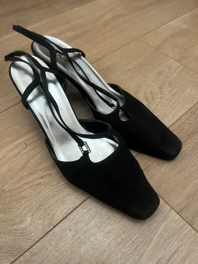 Free/negotiable High Heels Bundle in Women's - Shoes in Calgary - Image 4