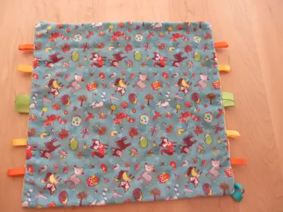 Comme neuve 34 par 34 cm voir mes autres articles enfants et bébés sur kijiji Maison sans tabac et s...