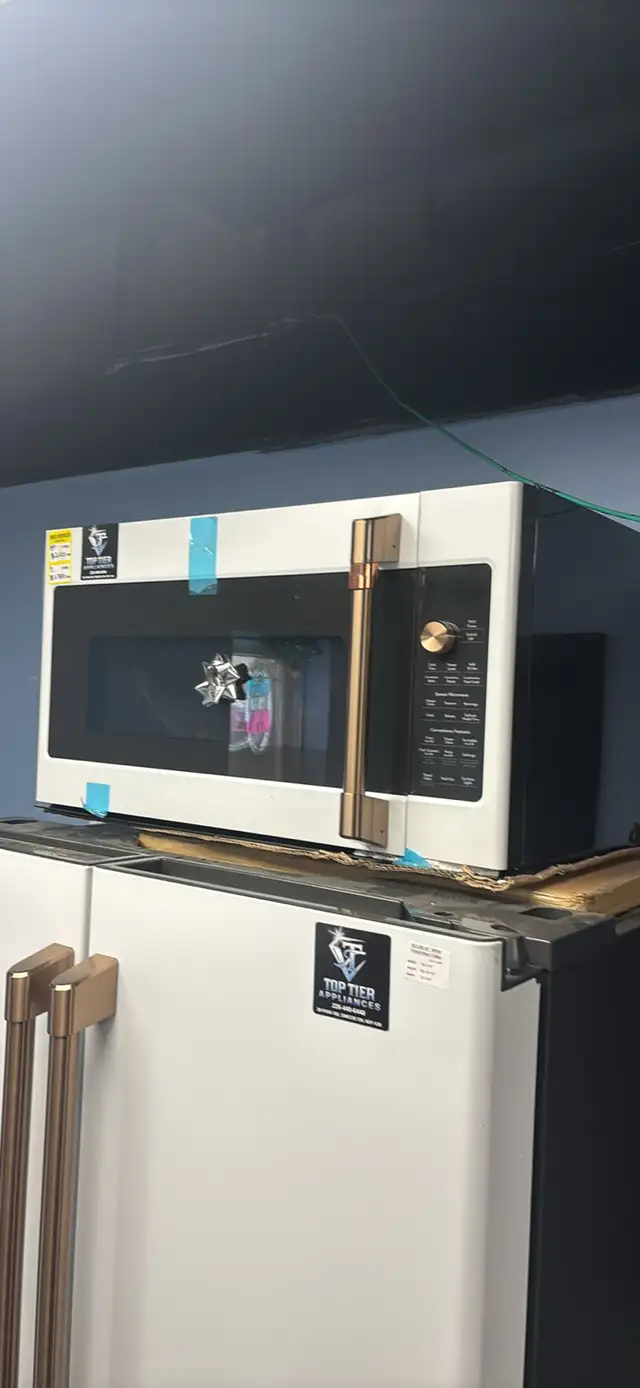 GE Café “30” White Over the Range Microwave in Microwaves & Cookers in Norfolk County - Image 3
