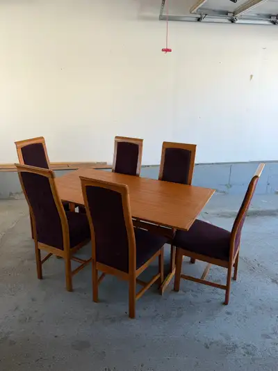 Instagram @playhouse.retro Set of 6 high back teak dining chairs In good vintage condition Has some...