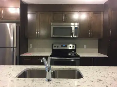 2bed townhouse near South Health Campus Hospital&Seton Shopping