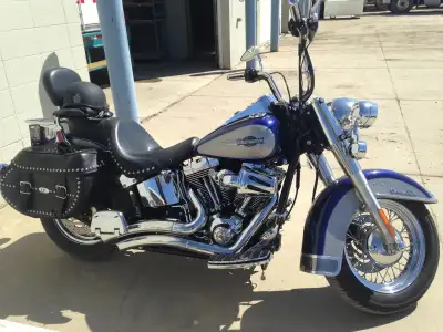 07 Heritage Softail, all Willy G plates, Vance & Hines 2 to 2 ground pounders, new stator and rotor...