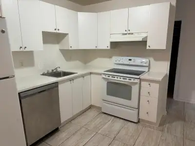 APPARTEMENT 4 1/2 A LOUER .Premier étage no chauffé non éclairé. Poêle, frigidaire, laveuse et séche...