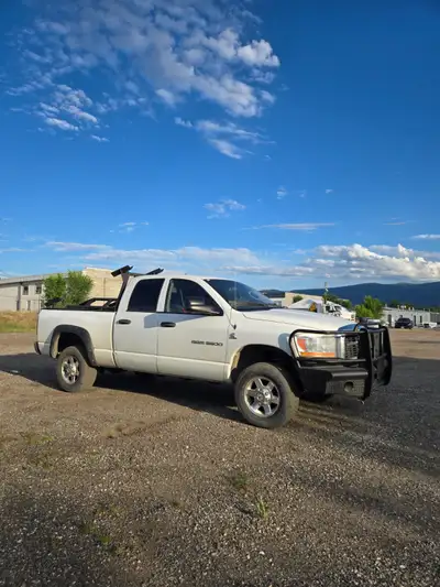 Up for sale is a solid and highly sought-after 2006 Dodge Ram 3500 with the legendary 5.9L Cummins T...
