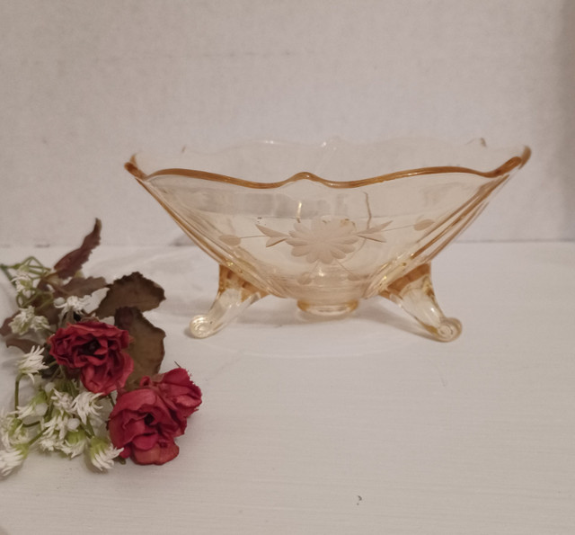 Vintage,Yellow, Depression Glass, 3-Footed Bowl in Arts & Collectibles in Mississauga / Peel Region