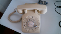 vieux téléphone à cadran