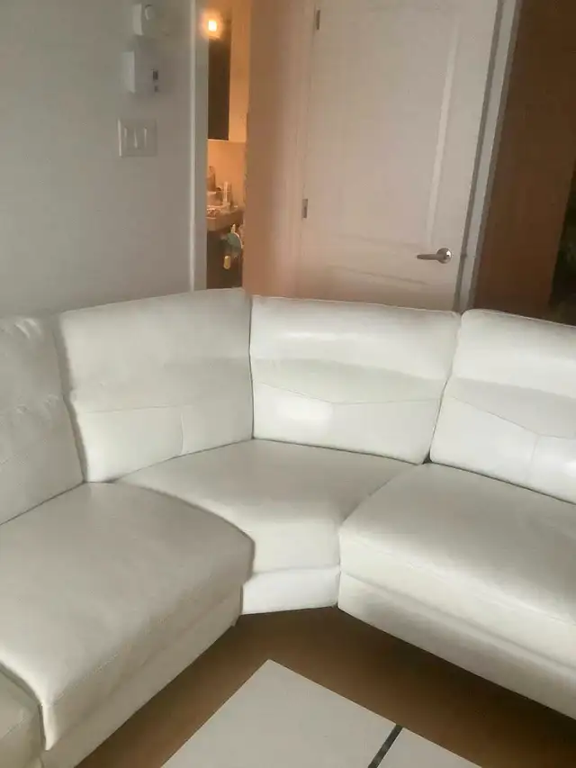 Genuine leather sofa in Couches & Futons in Kingston - Image 3