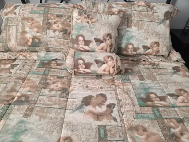 Angel Queen Comforter Set and Angel Mirror in Home Décor & Accents in Markham / York Region - Image 5