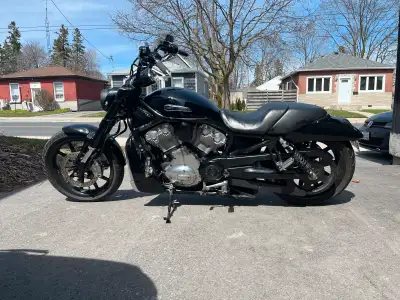 06 Harley Davidson V-Rod 70,xxxkm Thunder max tuner 2-1 Vance and Hines +more Bike runs well bought...