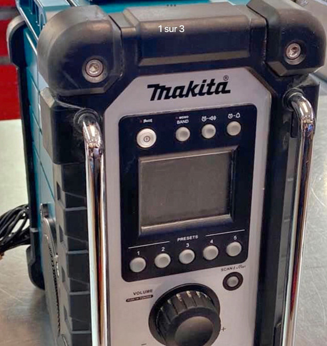 Radio de chantier Makita avec transfo 120v dans Chaînes stéréo  à Longueuil/Rive Sud