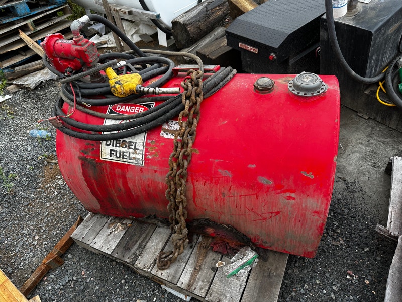 6 Diesel slip tanks w/ tool boxes Other Sudbury Kijiji