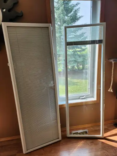 Indoor Window Blinds For Sale This is a great item to regulate the sun, heat, and light. We have a s...