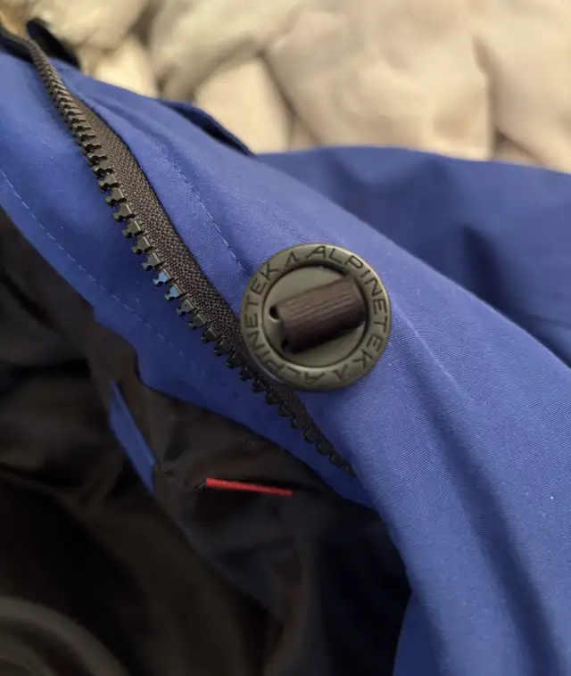 Women’s Jacket  in Women's - Tops & Outerwear in Ottawa - Image 8