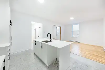 Magnifique 41/2 de deux grandes chambres ou vous pouvez utiliser la seconde comme un très beau burea...