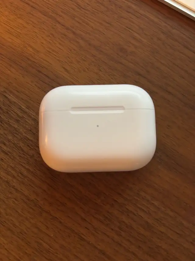 Airpods Pro 2nd Generation (PRICE NEGOTIABLE)