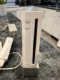 NINTENDO WII CONSOLE + WII SPORTS