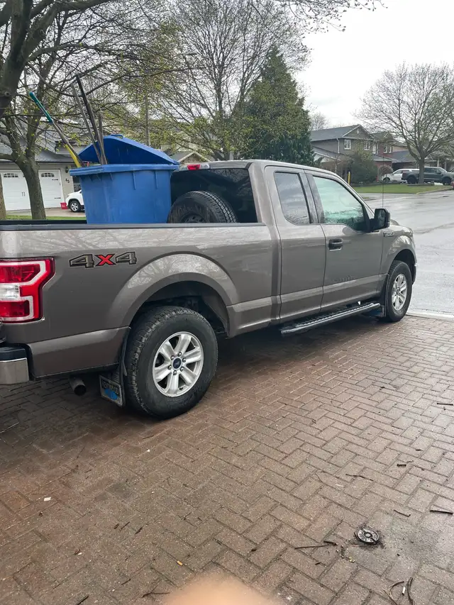 Truck, Trailer, driver and crew in General Labour in St. Catharines - Image 2