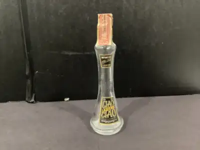 Bottle is in excellent condition with original partial USA tax seal and cap. Labels are in very good...