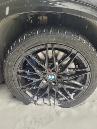 BMW M wheels Tire brand: Pirelli Scorpion RunFlat Tires are heavily used Fits BMW X5 / X6