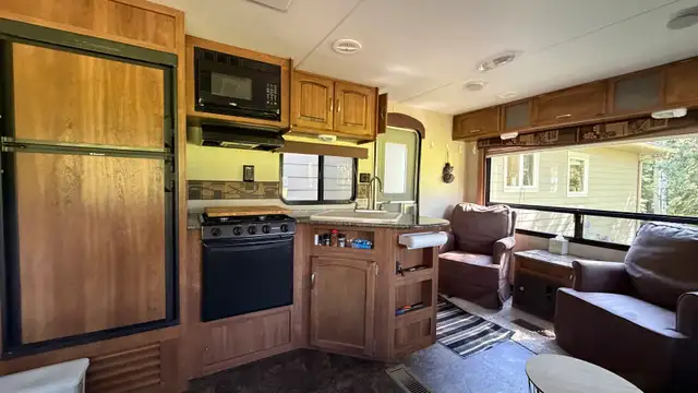 2015 Springdale travel trailer  in Travel Trailers & Campers in Cranbrook - Image 7