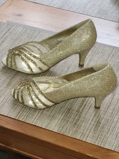 Ladies shoes size 7, View more