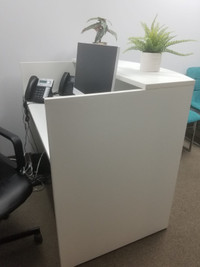 Receptionist Desk/Table & Chairs