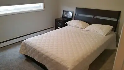All-Inclusive Room for Rent – Perfect for Students & Young Professionals Rent: $900/month (ALL utili...